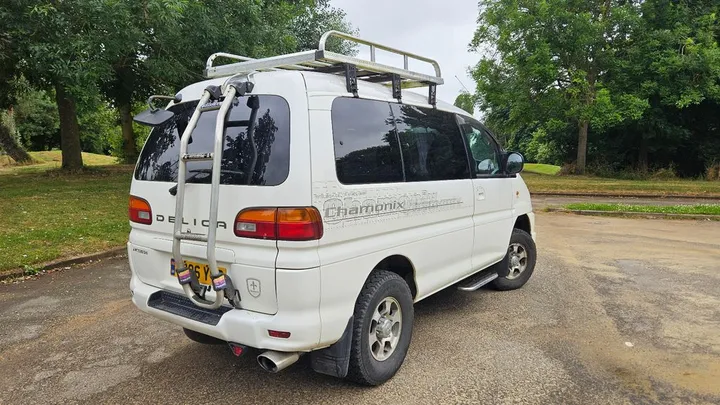 Mitsubishi L400