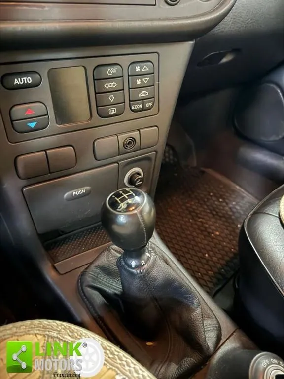 Saab 900