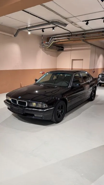 BMW 728
