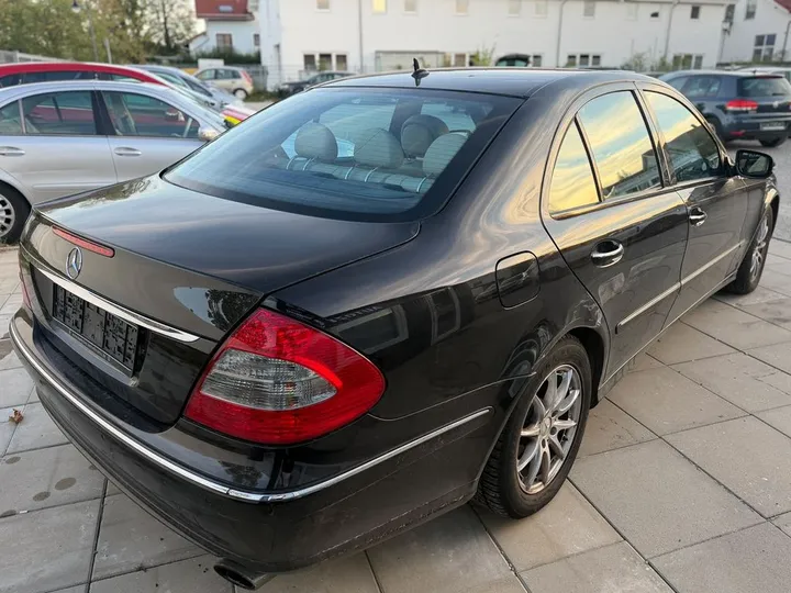 Mercedes-Benz E 320