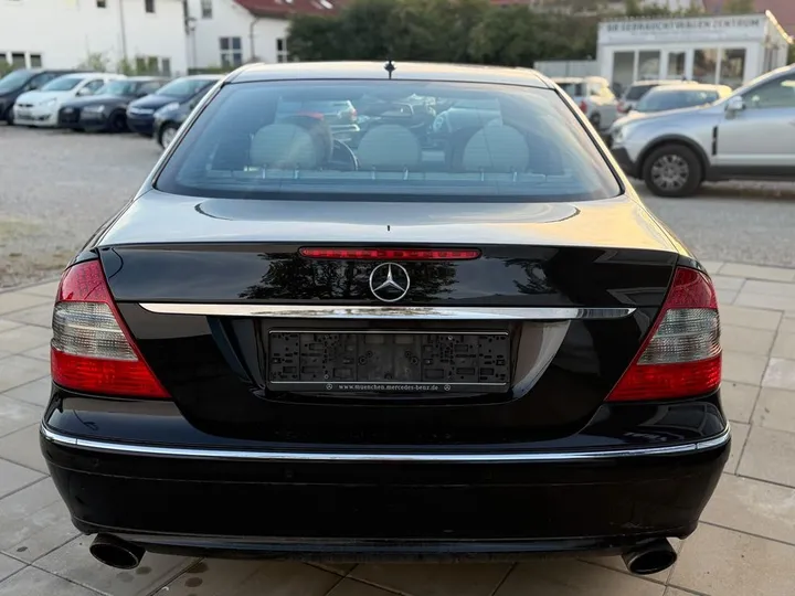 Mercedes-Benz E 320