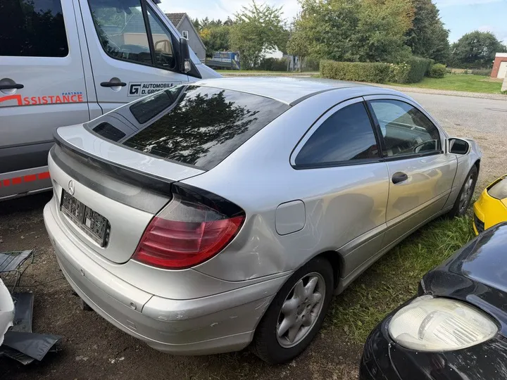 Mercedes-Benz C 220