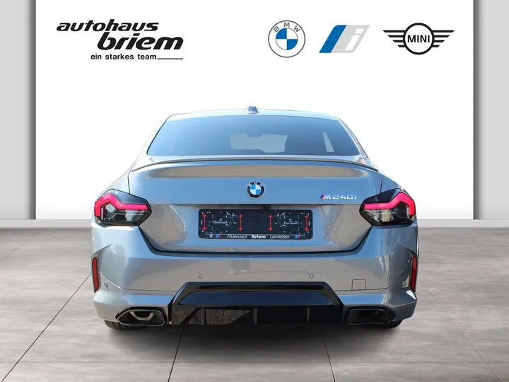 BMW M240i