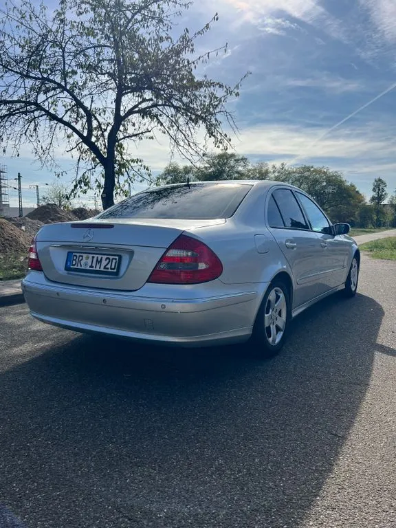 Mercedes-Benz E 220
