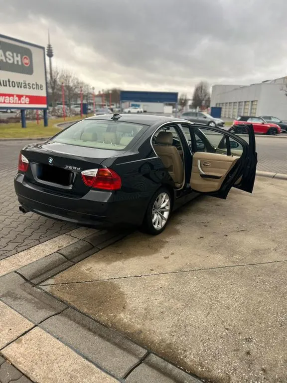 BMW 325