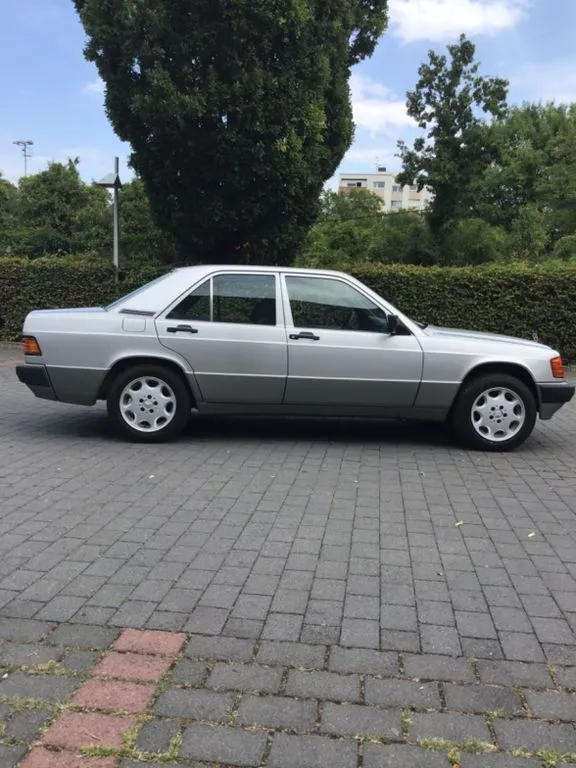 Mercedes-Benz 190