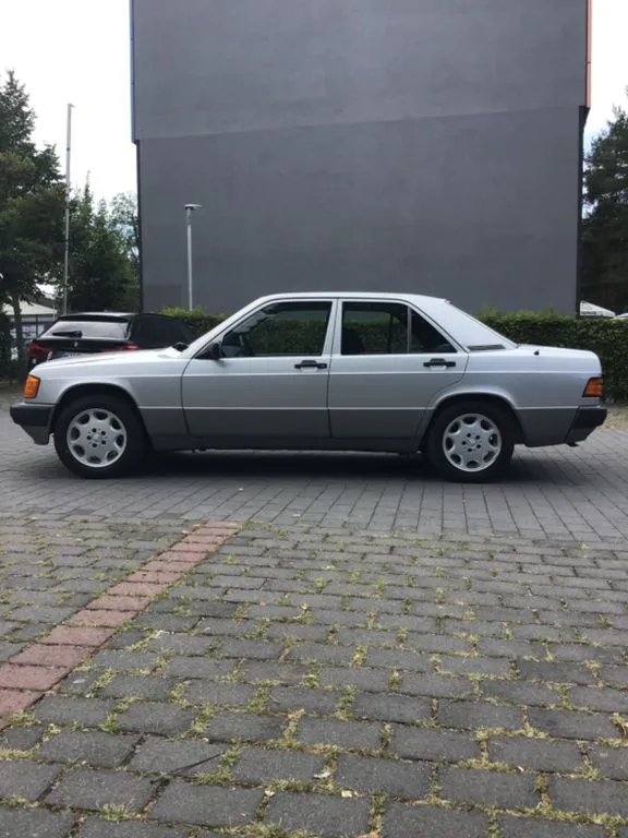 Mercedes-Benz 190
