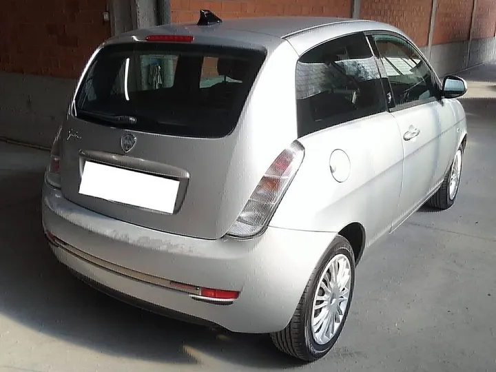 Lancia Ypsilon
