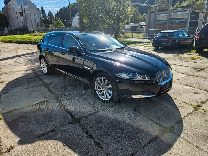 Jaguar XF
