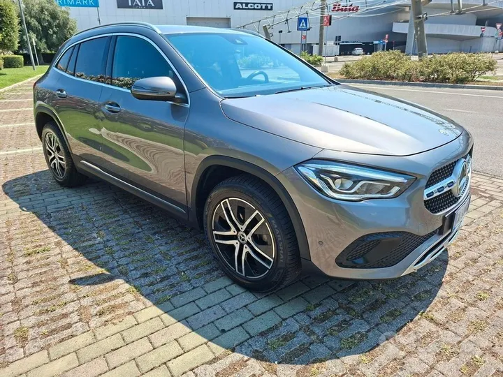 Mercedes-Benz GLA 200