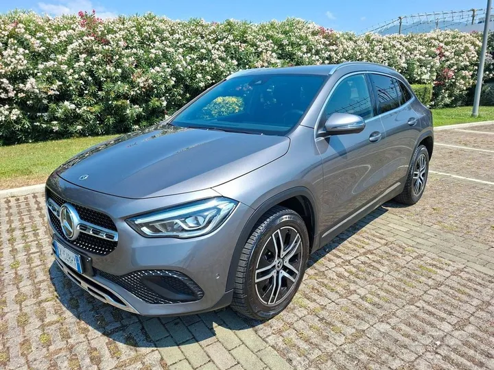 Mercedes-Benz GLA 200