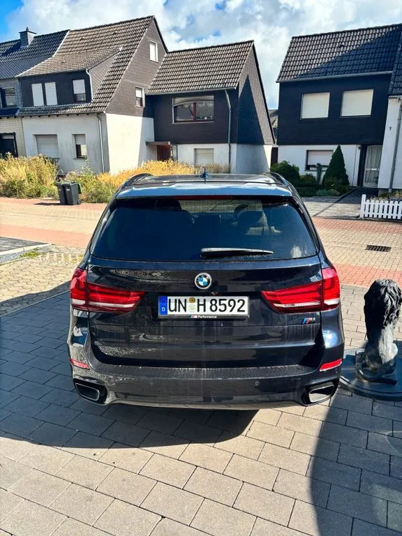 BMW X5 M50