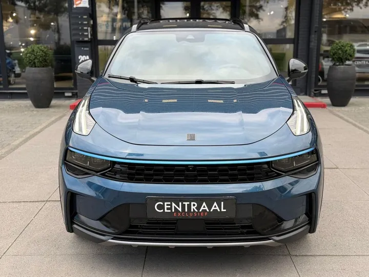 Lynk&Co 01