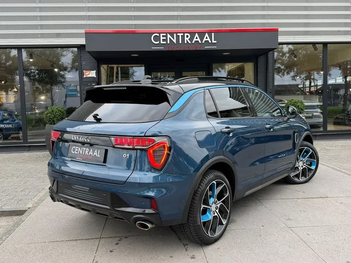 Lynk&Co 01