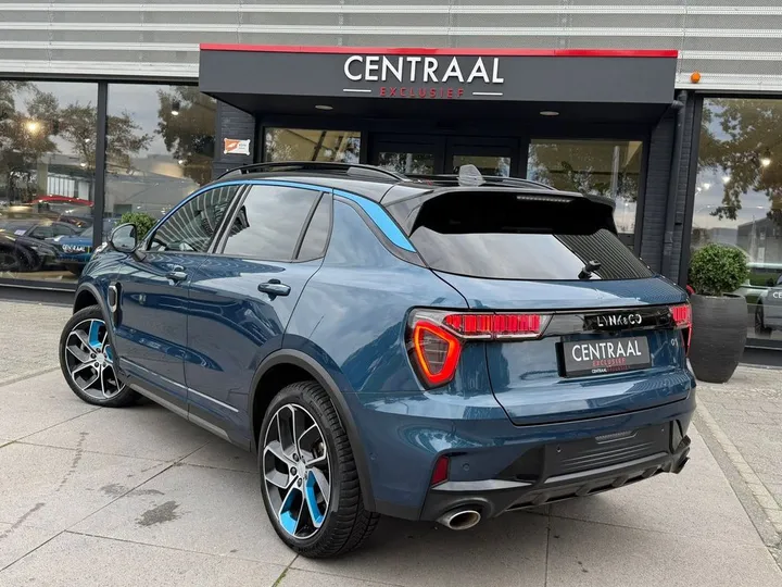 Lynk&Co 01