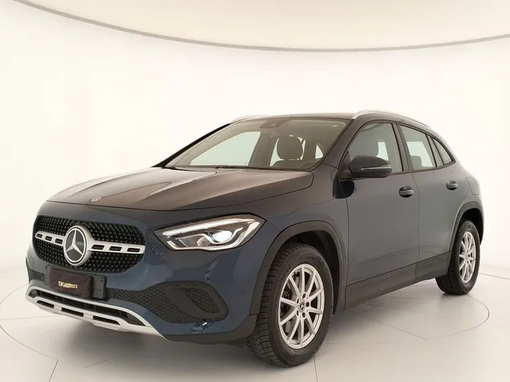 Mercedes-Benz GLA 200