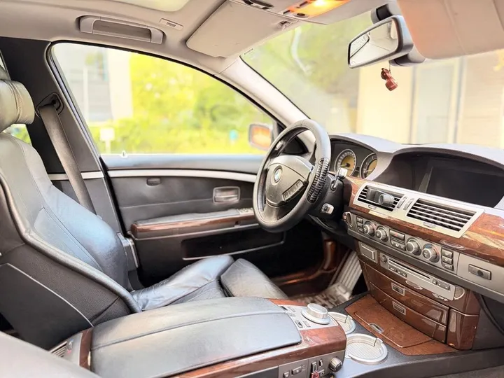 BMW 730