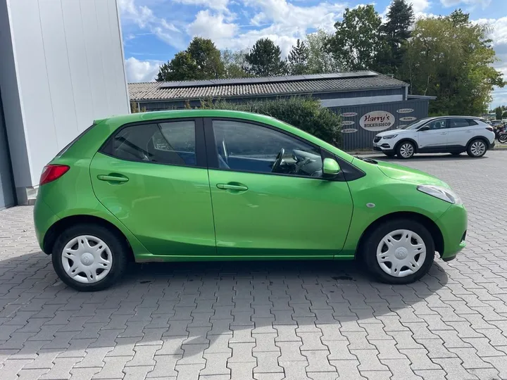 Mazda 2