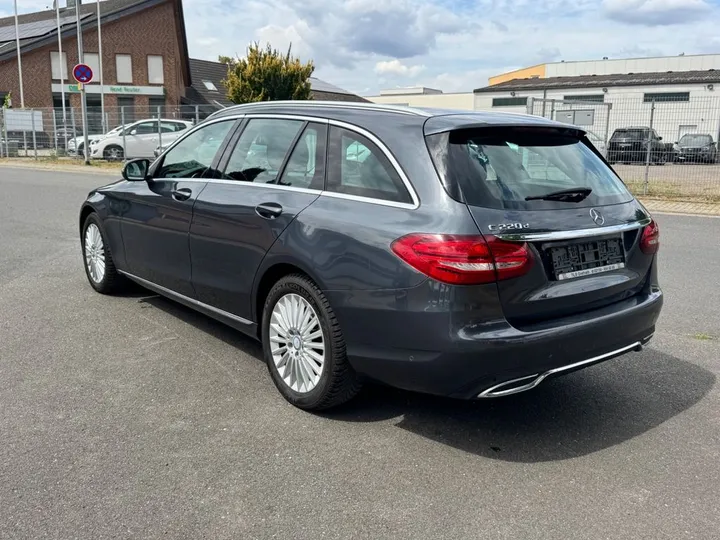 Mercedes-Benz C 220