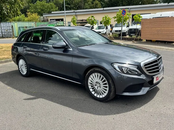Mercedes-Benz C 220