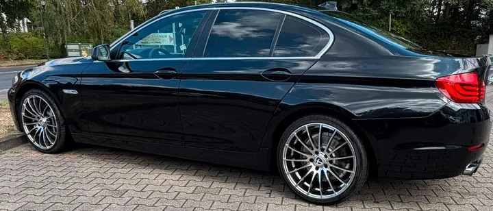 BMW 528