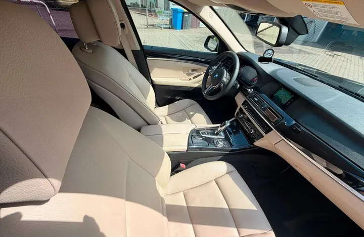 BMW 528