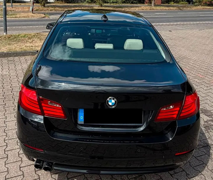 BMW 528
