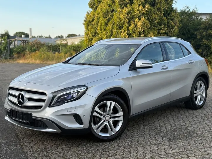Mercedes-Benz GLA 180