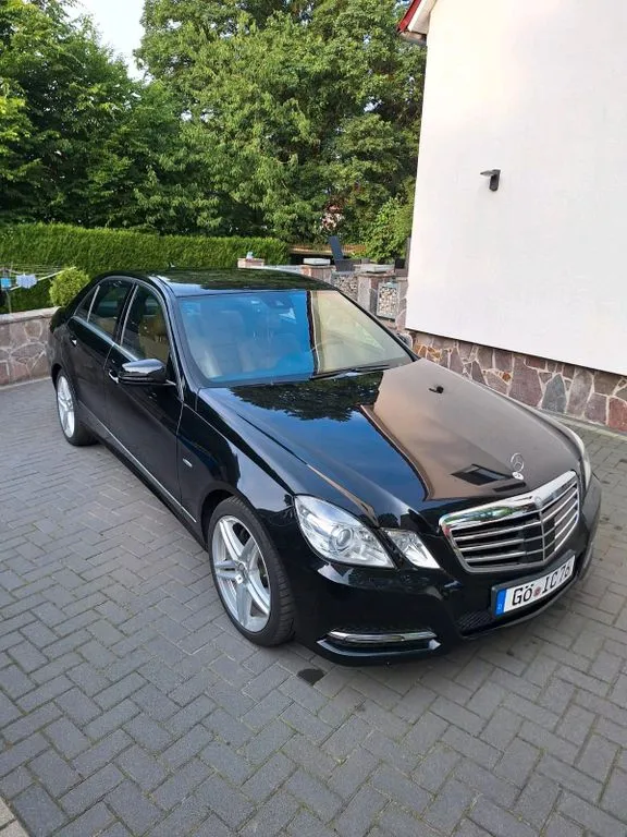 Mercedes-Benz E 300