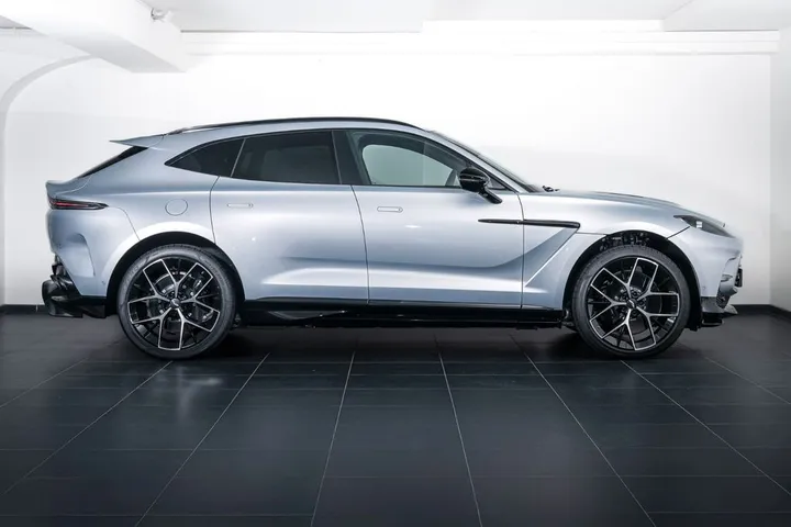 Aston Martin DBX