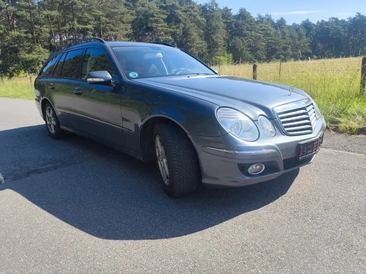 Mercedes-Benz E 220