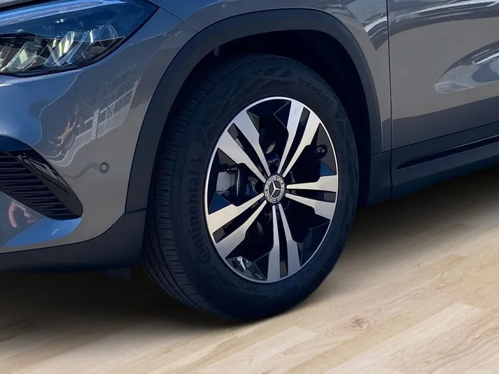 Mercedes-Benz GLA 180