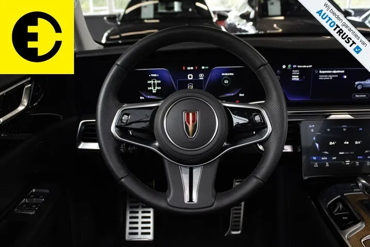 Hongqi E-HS9