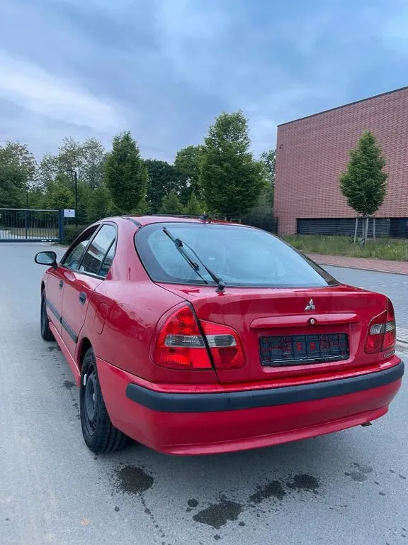 Mitsubishi Carisma