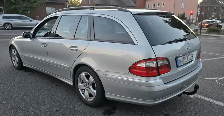 Mercedes-Benz E 270
