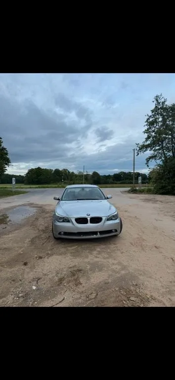 BMW 525