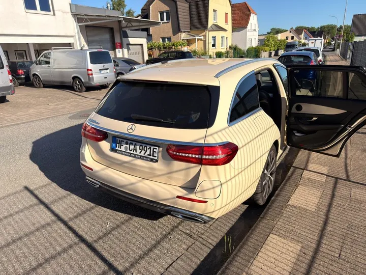 Mercedes-Benz E 300
