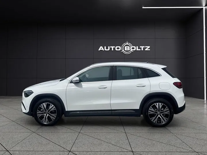 Mercedes-Benz GLA 220
