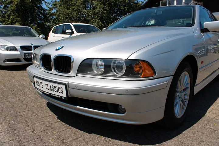 BMW 525