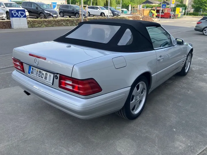 Mercedes-Benz SL 320