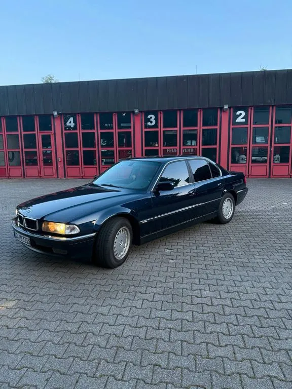 BMW 735
