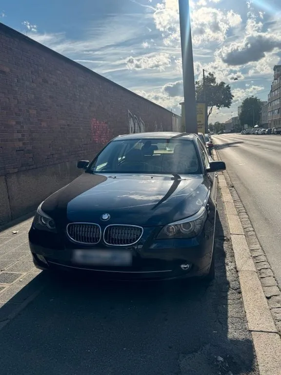 BMW 523