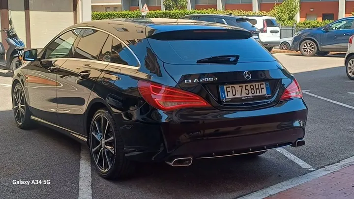 Mercedes-Benz CLA 200