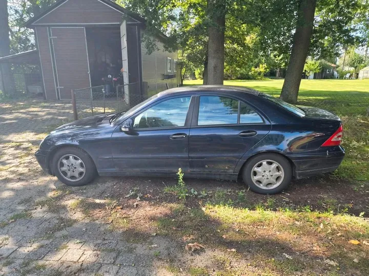 Mercedes-Benz C 180