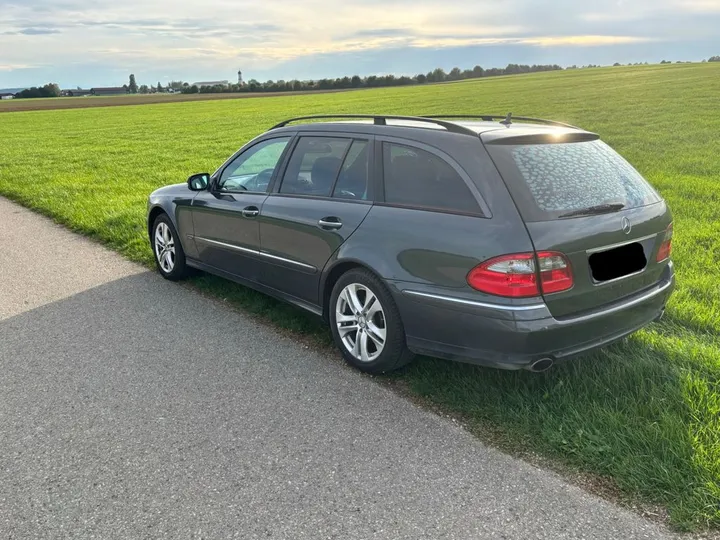 Mercedes-Benz E 320