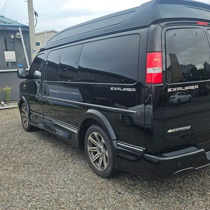 Chevrolet Express Van