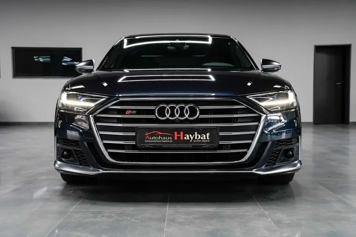 Audi S8