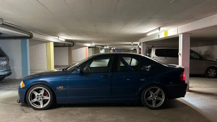 BMW 325