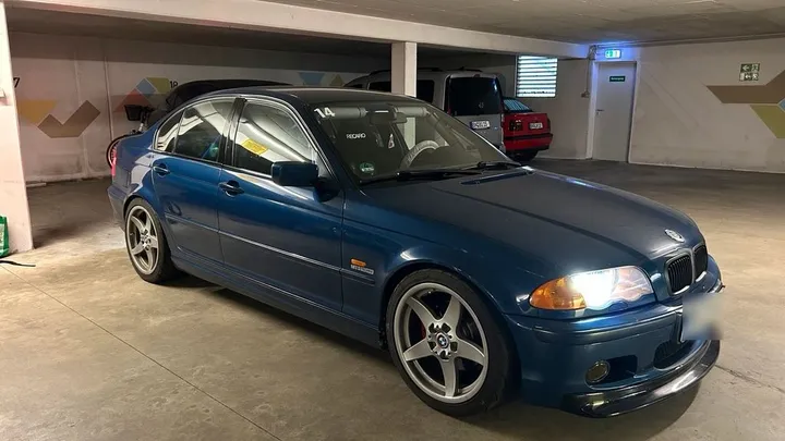 BMW 325