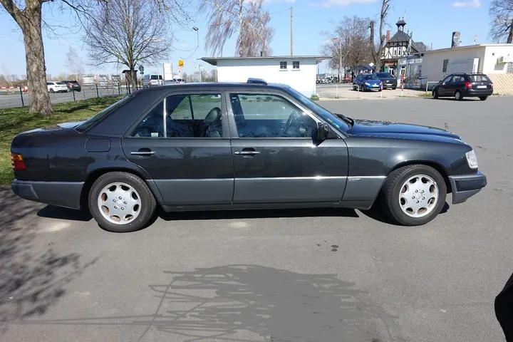 Mercedes-Benz 260